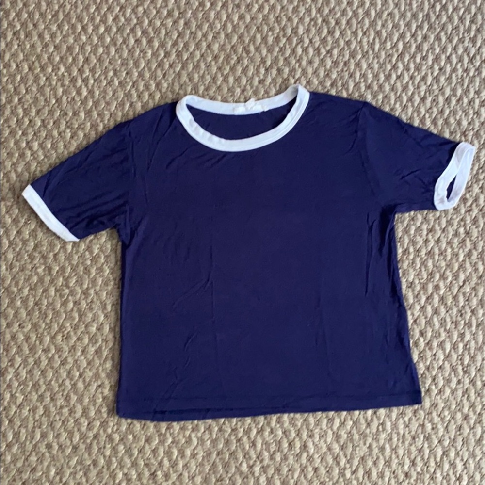 navy tshirt